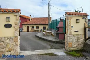 Casa de pueblo adosada, en la zona rural de Gijón. - Image 1