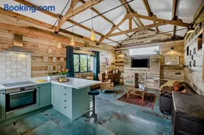 1 Bed in Ashton-under-Hill oc-o30070 - Image 2