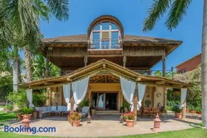 Indonesian Palace Luxurious Boutique - Image 2