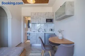 Aris Apartments - Image 4