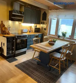 Secluded Holiday Home, With private beach - Image 5