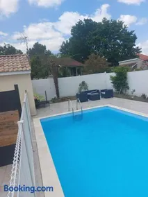 petite maison sympathique plein de charme - Image 2