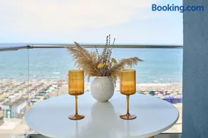 Paradise Sea View 2BD apt Spa n Pools beach resort - Image 1