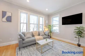 Cozy Fenway 1Br and 1Bath Close to Fenway Park - Image 1