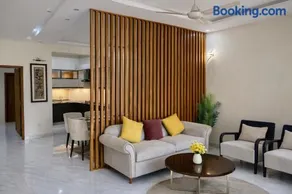 Luxury 1BHK & 2BHK Apartments With 2 Ac and Free Private Parking - Image 2
