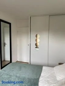 LE NID PROVENÇAL, Rez de Jardin, Piscine et Terrasse, proche Avignon - Image 3