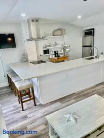 Lil' Beach Getaway - Image 2