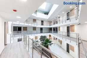 Sunshine Residence Silver Apartment - Image 2