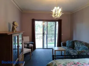 Purple House - corner spa, views and wildlife - Image 4