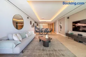 Luxury Front Line Beach Apartment - Image 5