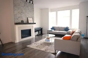 Modern 3 bedroom duplex home in Langley - Image 2