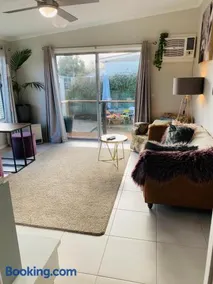 Yours and Theirs Pet Friendly Accommodation - Image 4