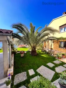 Pet friendly Apartments Licul - Image 3