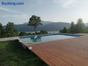 Perfect view cottage with pool - Image 1