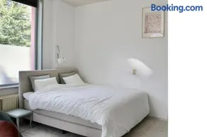Spacious cozy private suite - Image 2