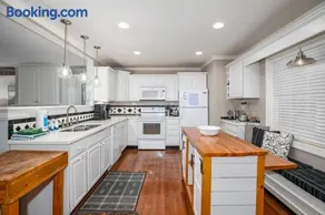 135 Morrie Drive: On The Rocks - Image 1