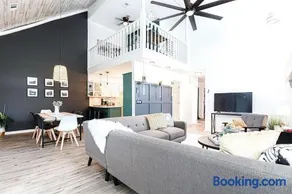 Scandi Chic-mins to KSU, Sleeps 5, wKing, pet friendly - Image 1