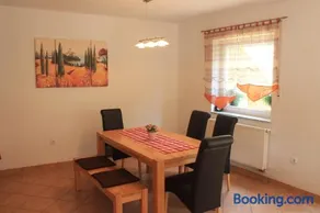 Ferienwohnung Zu den Weinbergen - Image 1