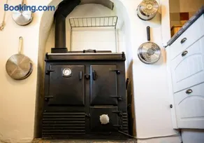 Stone Hall Mill Cottage - Tranquil Countryside Haven in Pembrokeshire - Image 2