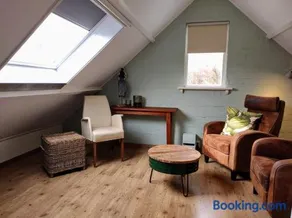 Studio 88 Bed by the Sea - Image 2