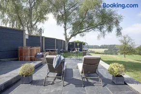 The Bolt, Nr Wells - Hot Tub - Free Parking & WiFi - Rural Views - Image 3