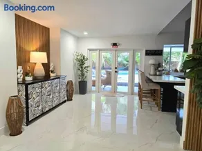 Sunset Retreat at Heart of Miami with pool - Image 1