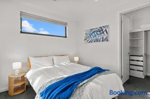 Campbelltown modern home Family Stay - Image 2