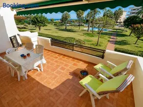 Apartamento Playa Grande Dénia en primera línea de playa con piscina y gran terraza by Family Homes - Image 1