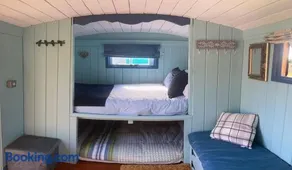 Bluebell Shepards hut - Image 2