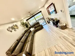 Waterfront Condo by the Marina - Image 5