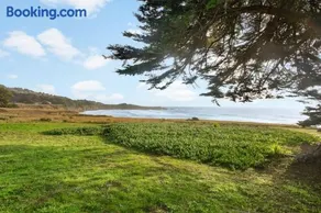Curtis-Moulton Retreat - Image 3