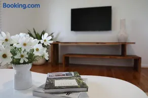 Dreamy Abode - Vineyard Retreat - Image 3