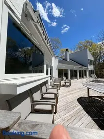 East Hampton 5BR Luxury Home with Heated Pool, Sauna Wine Room Near Beaches Stay - Image 2