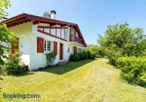 Maison familiale avec jardin à Sare, au pied de la Rhune - Image 3