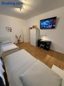 Zentral gelegenes Apartment am Hbf Frechen BM30 - Image 2