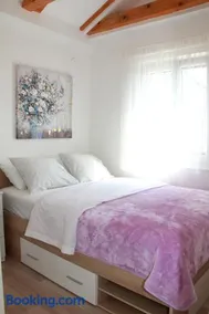 Lari Home - Image 2