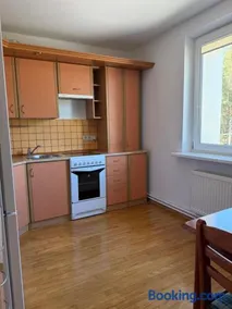Pine Apartment - Image 2