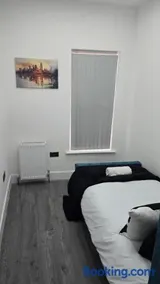 Spacious Single & Double rooms with private bathrooms in Stafford - Image 1