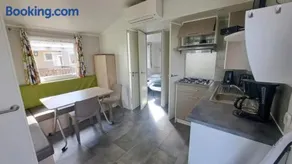 Mobil home avec barbecue, piscine chauffée et jardin - Image 3