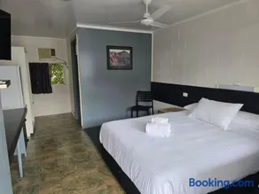 Kalka Palms Hotel Motel - Image 1