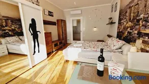 Parliament View Apartment - free parking nearby - Image 3