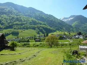 Glarnerhüüsli - Chalet with private garden - Image 4