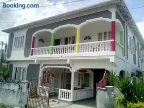Porty Hostel - Image 1