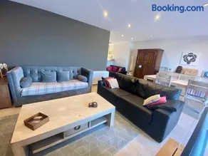 Deluxe Apartment with Shared Pool - Image 3