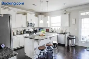 The Grand 5BR Retreat --15 mins to Greenville - Image 3