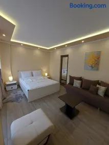 Elegant Complex - Image 1