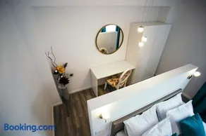 Briana Luxury Apartment - Image 4