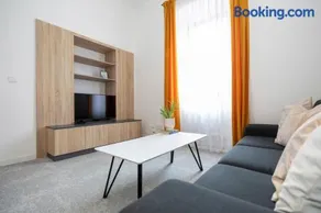 ALURE RESIDENCES 2 - 24h self check-in & private parking next to the apartment building included, CITY CENTER right on SNP Square in a quiet passage, new building, best deal in town - Image 2