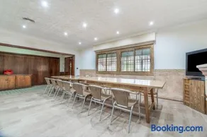 Gran Chalet Retreat - Image 3