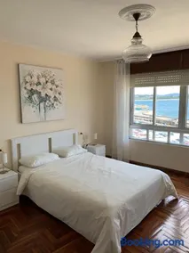 Piso en el malecón de Riveira con vistas a las Rias Baixas. Ideal para familias. 140m - Image 2